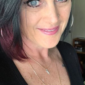 Meet your Posher, Debi